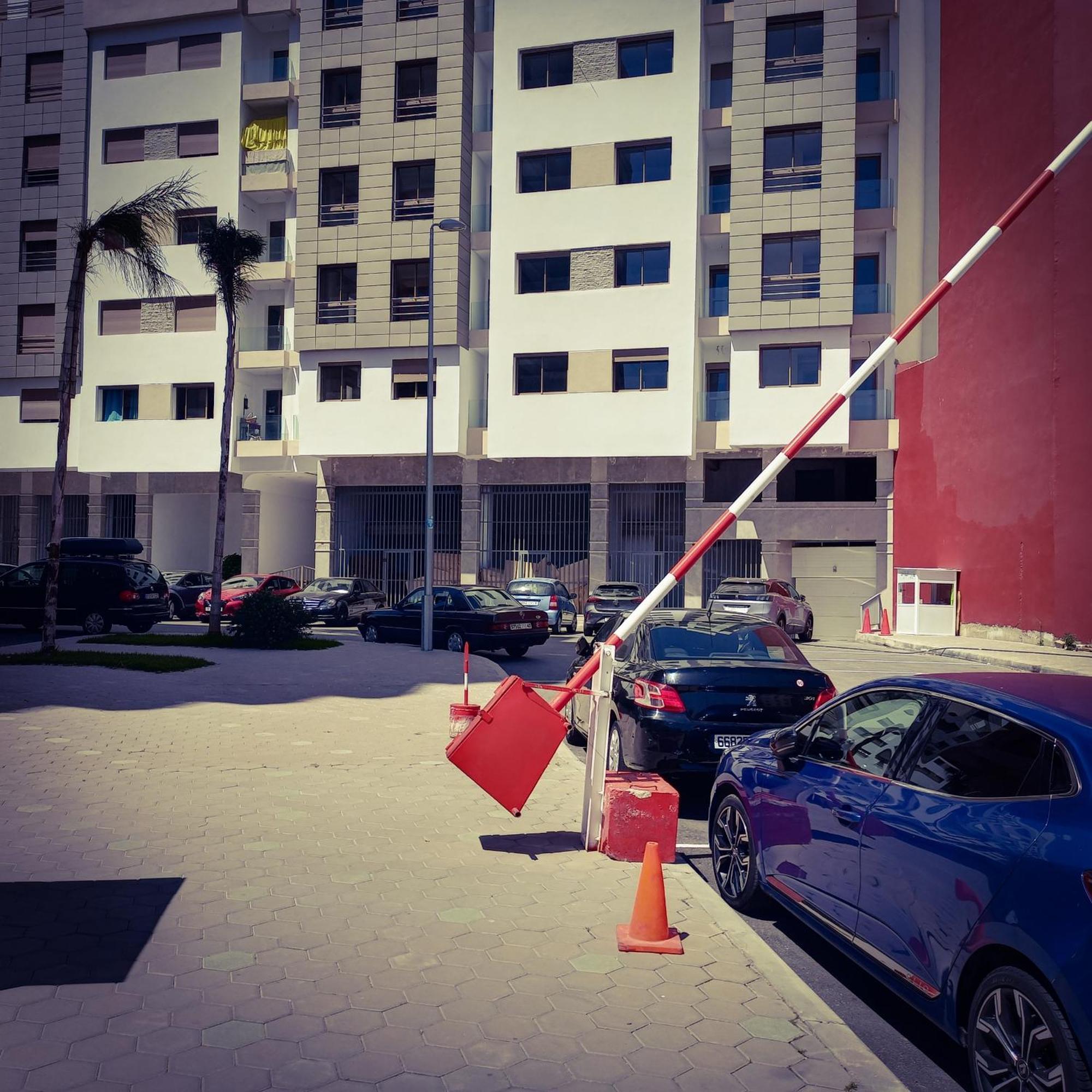 Super Apartement Totalement Neuf Et Climatise A Cote Du Centre Commercial Marjane M2 Tangier Exterior photo